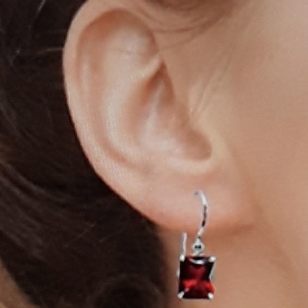 Earring - Picture 2 of 3